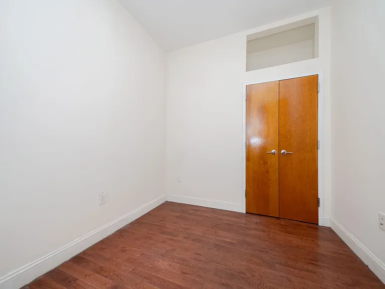 945 Saint Nicholas Ave #1D — Photo 17