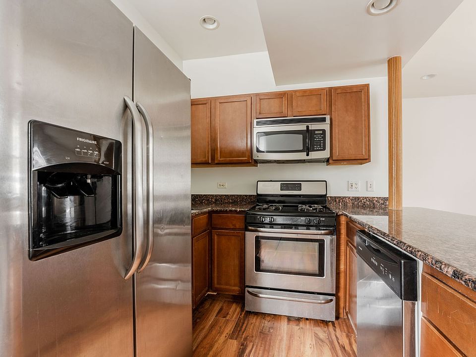 1st image of 3001 W Gunnison St #0