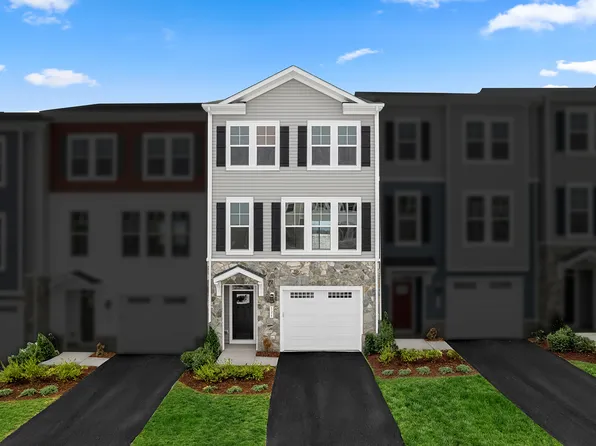 121 Checkerspot Way, Lake Frederick, VA 22630