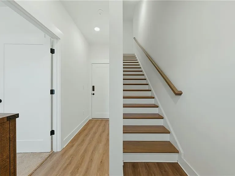 104 Mission Way — Photo 3