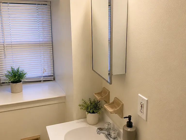 800 Florence Ave #B1 — Photo 3