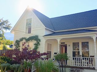 143 8th St, Ashland, OR 97520