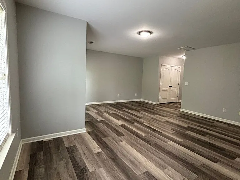 402 Beaumont Cir — Photo 18