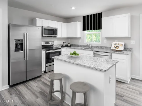 853 Haw Creek Avenue NE, Winnabow, NC 28479