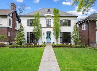 77 Arundel Pl, Saint Louis, MO 63105