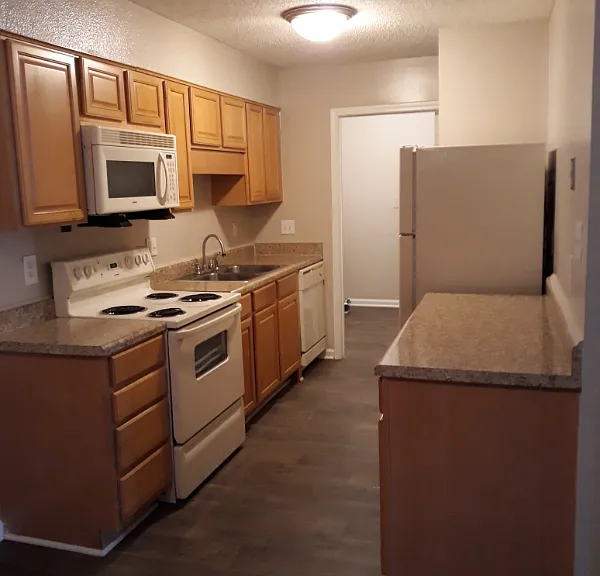 125 Village Ln — Photo 1