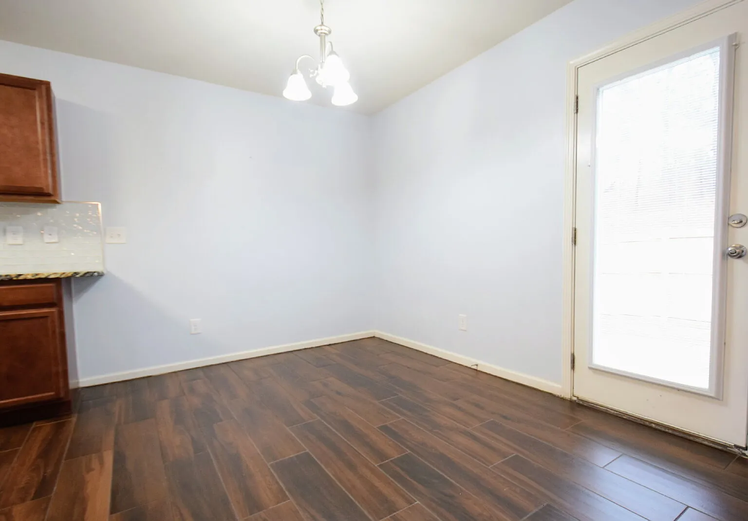 4 bed, 3.0 bath, 2452 sqft, $1,995 — Photo 3