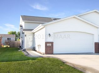 1324 37th Ave S, Moorhead, MN 56560