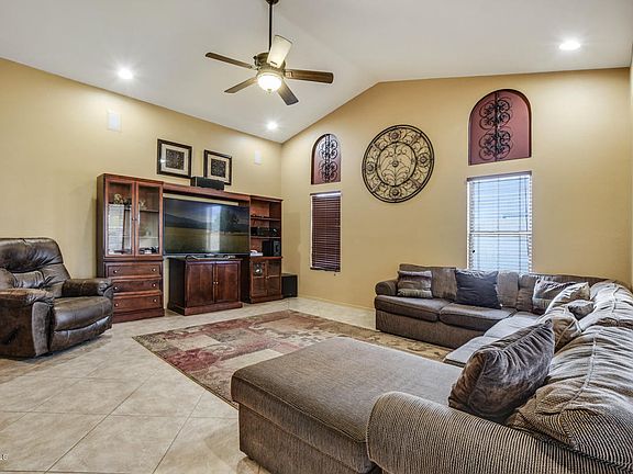 4th image of 3516 N Crystal Ln