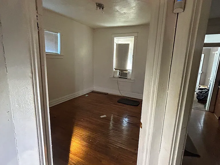 4890 Margaretta Ave — Photo 26