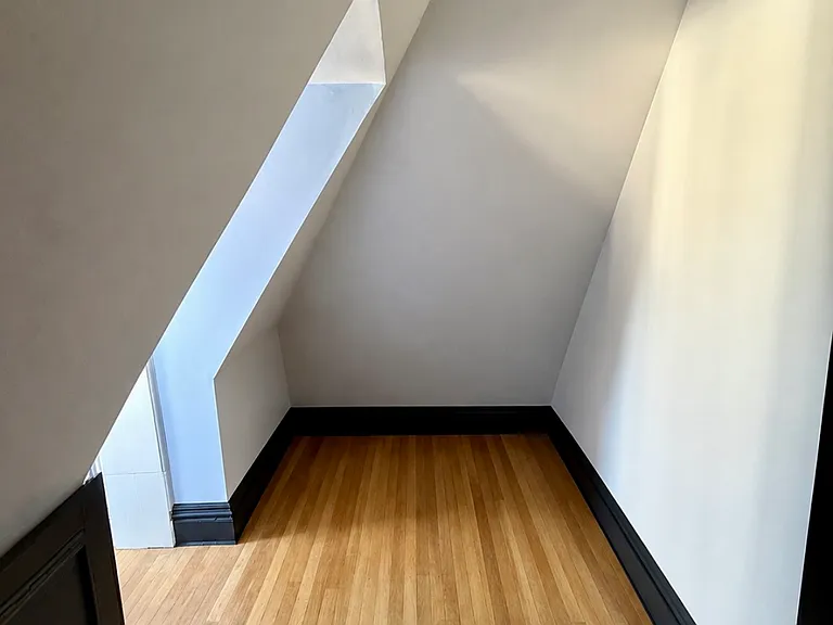 8 Claremont St #3B — Photo 9