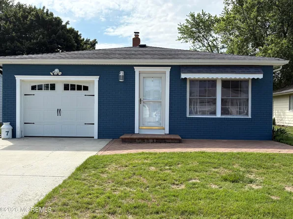 7 Ravenna Court, Toms River, NJ 08757