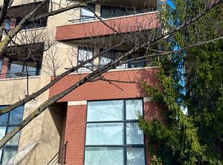 1510 W Grand Ave APT 2E, Chicago, IL 60642