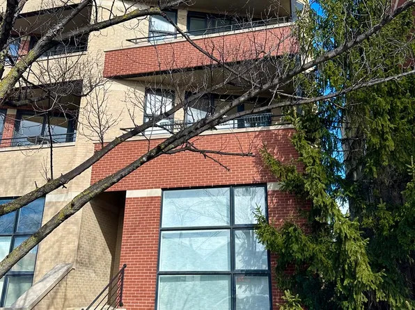 1510 W Grand Ave APT 2E, Chicago, IL 60642