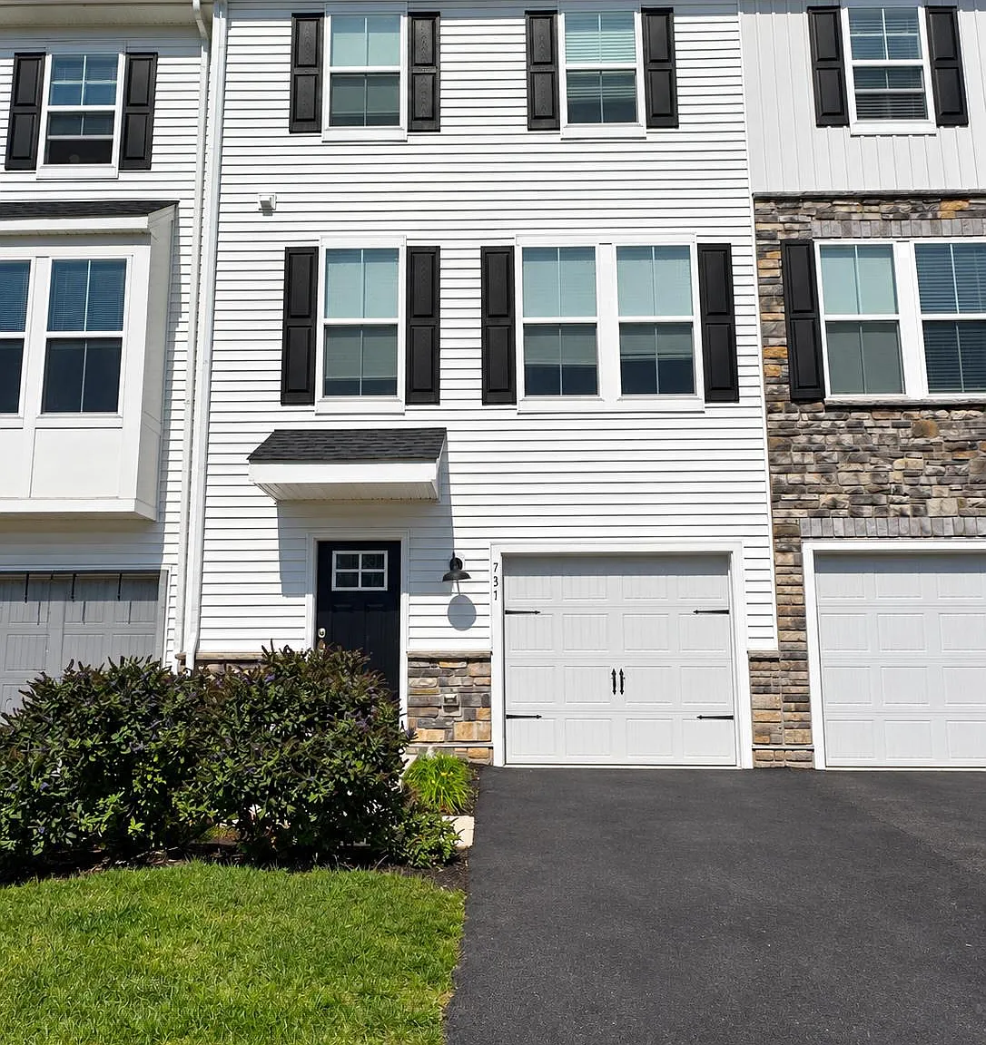 3 bed, 4.0 bath, 1470 sqft, $2,800 — Photo 1