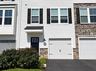 737 Peony Ln, Spring City, PA 19475