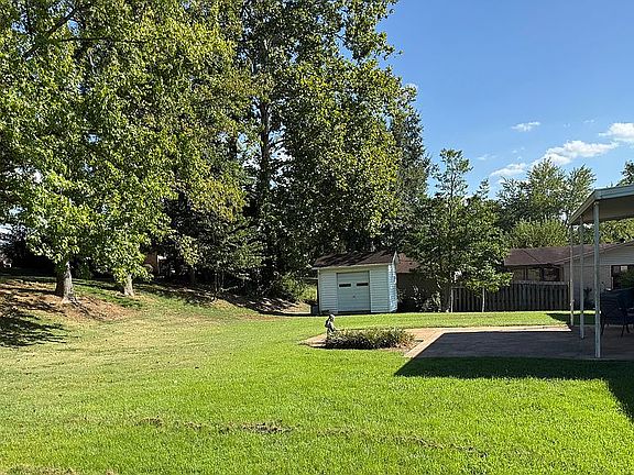 4th image of 407 Myrtle Dr