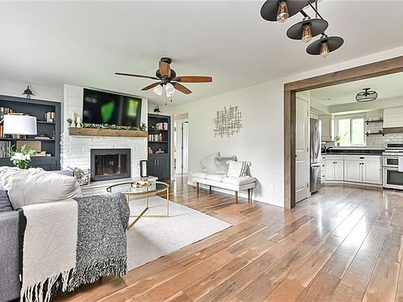 4th image of 679 Oxford Blvd