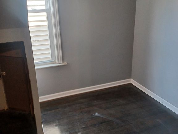 4th image of 6237 S Claremont Ave #1