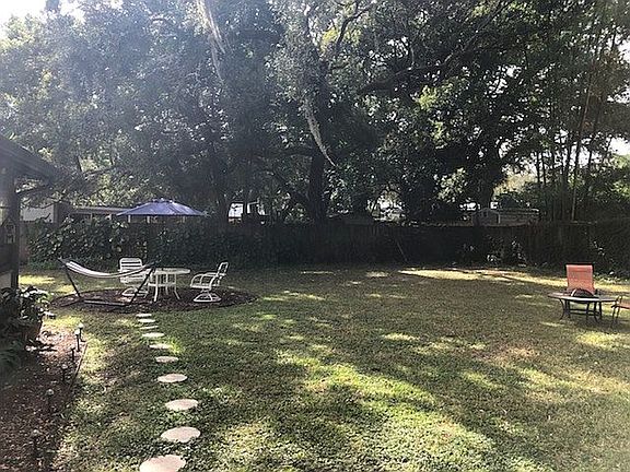 2nd image of 10924 N Boulevard St