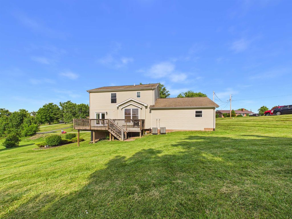 209 Rolling Hills Dr, Christiansburg, VA - View 6