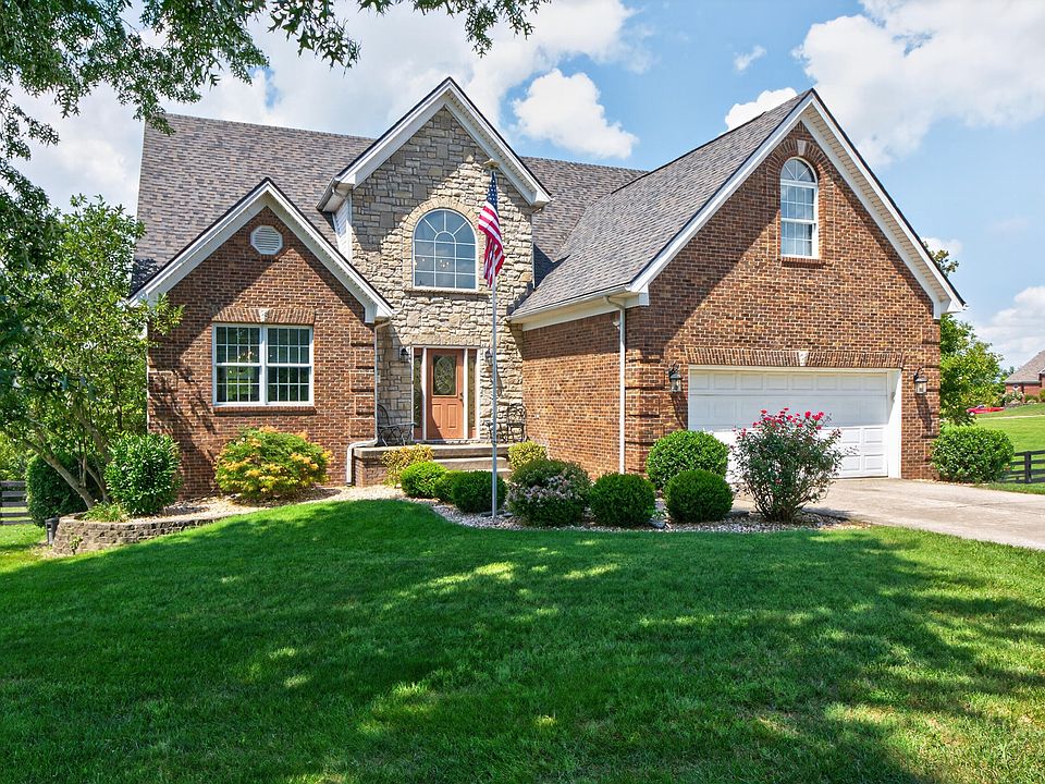 1st image of 704 Autumn Ct