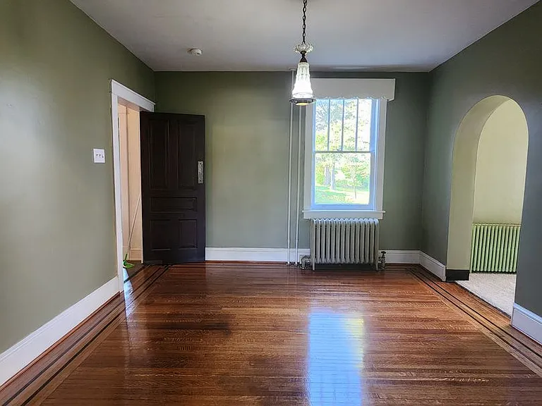 470 Maple St — Photo 15