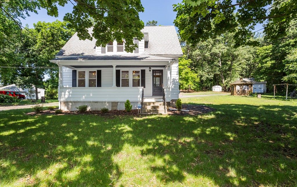 629 Sheridan St, Chicopee, MA 01020 Zillow