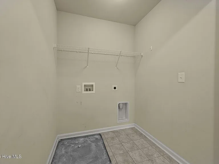 1004 Summerfield Ct — Photo 20