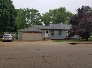 1123 Cardinal Dr, Algonquin, IL 60102