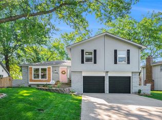1108 N Walker Ln, Olathe, KS 66061