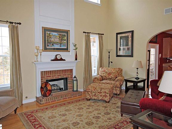 5th image of 25 Stonewater Dr