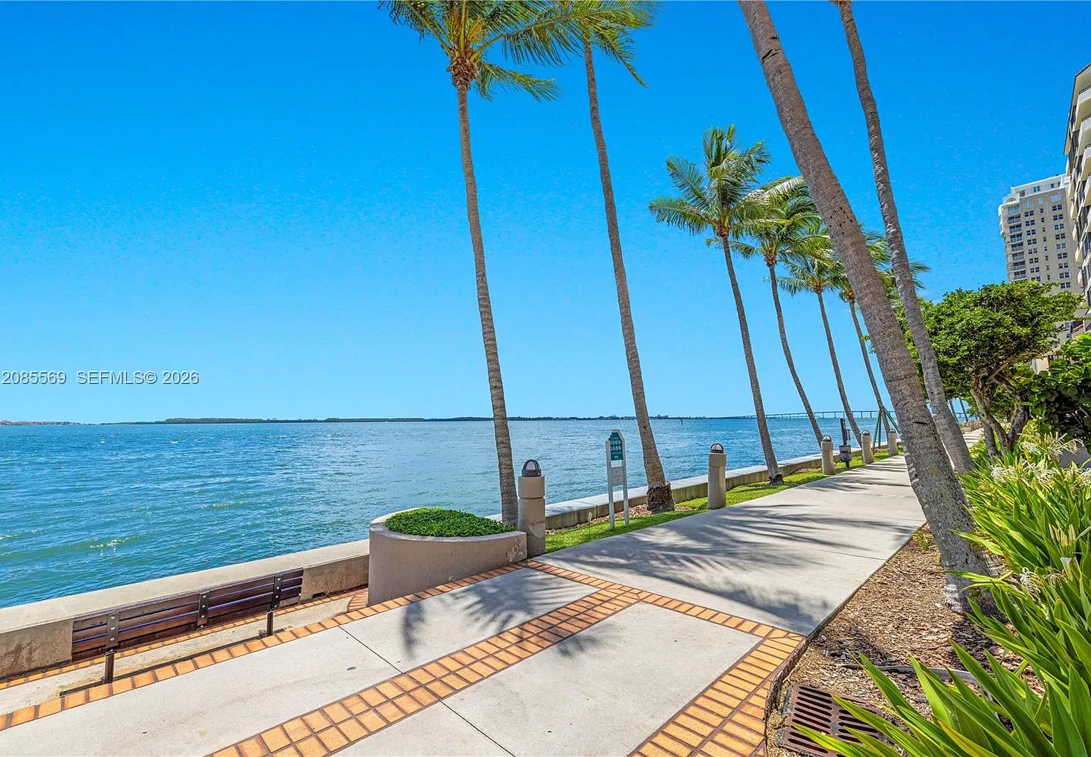 Brickell Key Ii Condo — Photo 2