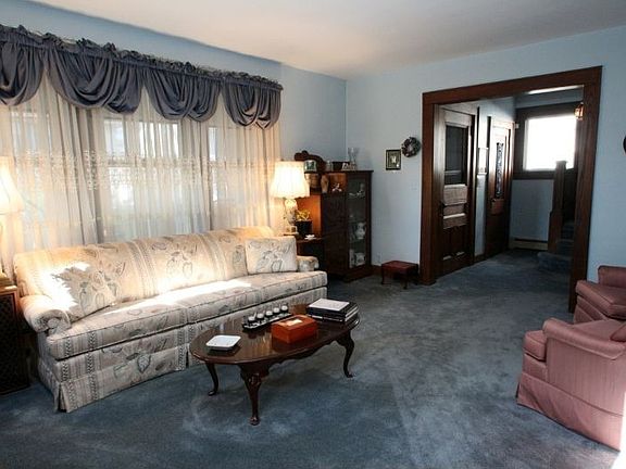 5th image of 38 Brookwood Dr