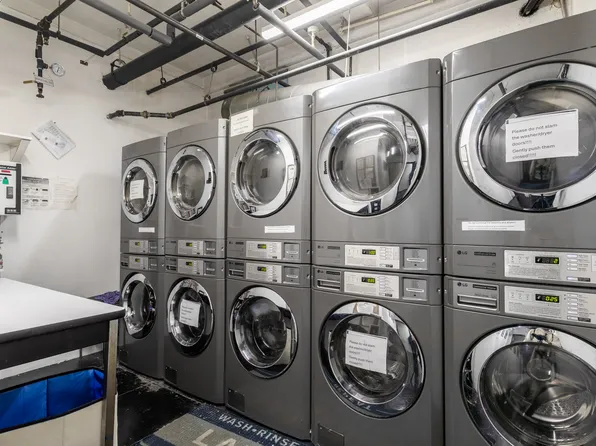 140 East 40th Street image 13 of 14