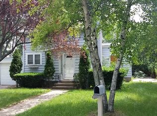 130 Robinson St, Genoa, IL 60135