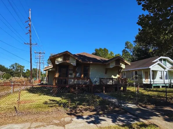 2080 Grand St, Beaumont, TX 77703