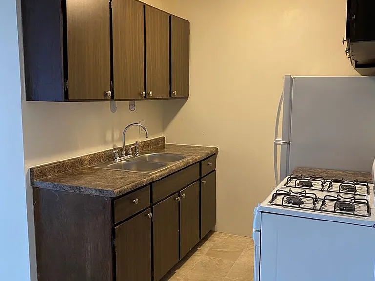 2655 Colfax Ave S — Photo 11