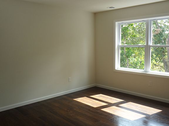 4th image of 201 Sussex St
