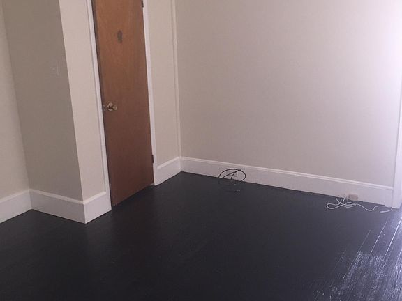 3rd image of 257 Krams Ave