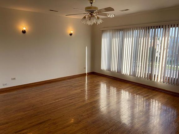 2nd image of 8248 Lawrence Ave #3
