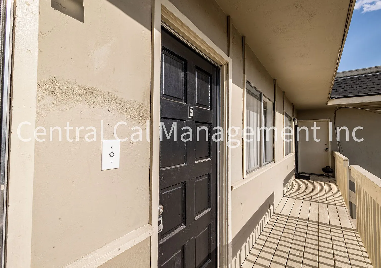 4008 Fishering Drive — Photo 4