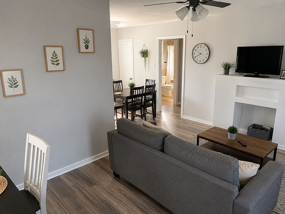 1st image of 102 Club Dr APT 1