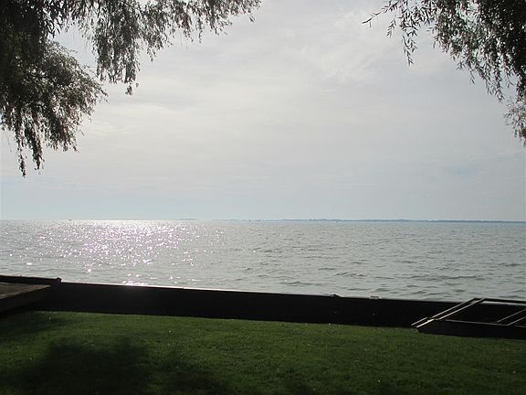 4th image of 48528 Harbor Dr