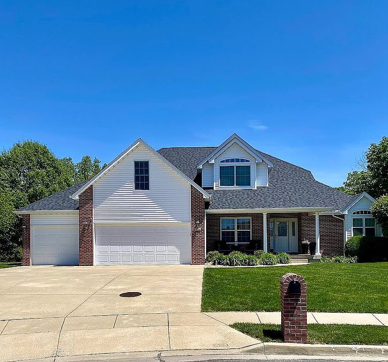 912 James Ct. Forsyth, IL
