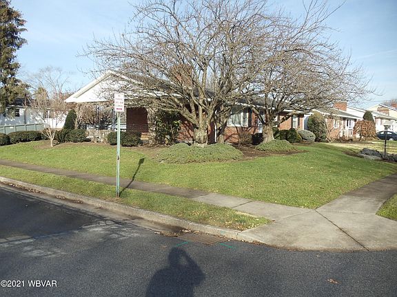 2nd image of 321 Allen St