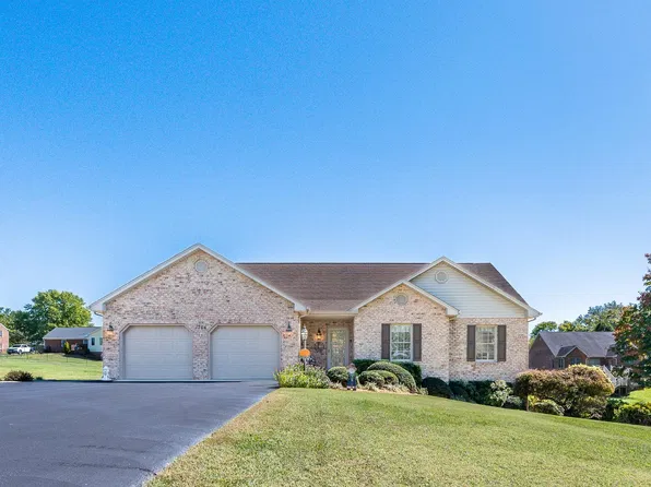 1704 Wycliffe St, Bedford, VA 24523