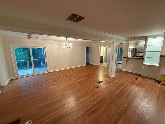 4th image of 2961 W Roxboro Rd NE