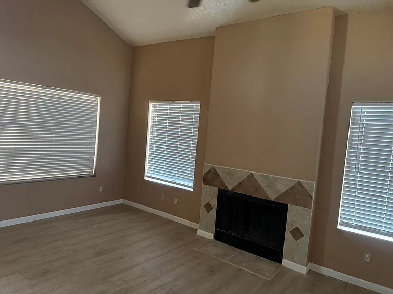 48 W Hancock Ave — Photo 15