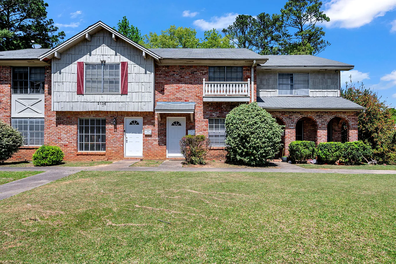 2 bed, 1.5 bath, 1050 sqft, $1,300 — Photo 1